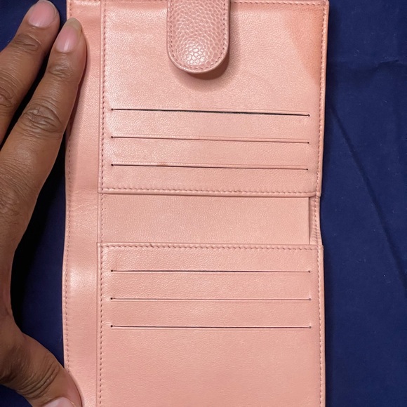 Chanel - Picture 3 of 8